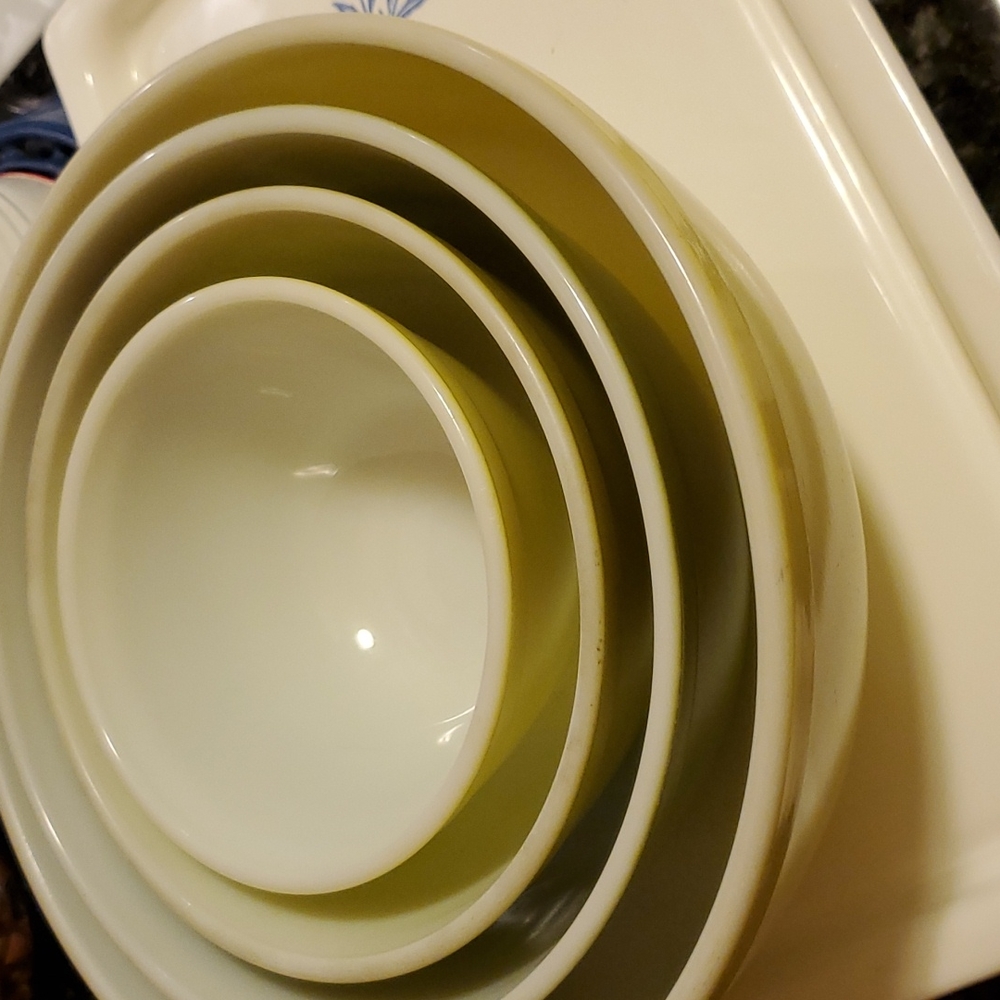 **Vintage Verde Nesting Bowls - Picture 6 of 6